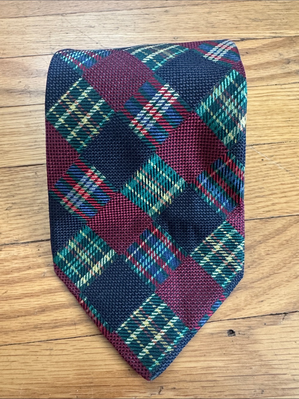 Banana Republic Plaid Tie in Burgundy, Green & Navy